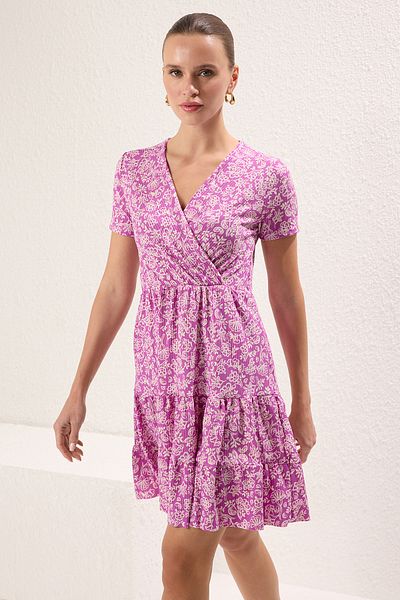 Trendyol Collection Ροζ λουλούδι με στάμπα με διπλό στήθος V-λαιμόκοψη/μελέτα που ανοίγει με ραβδώσεις ελαστικό πλεκτό Mini TWOSS21EL0241