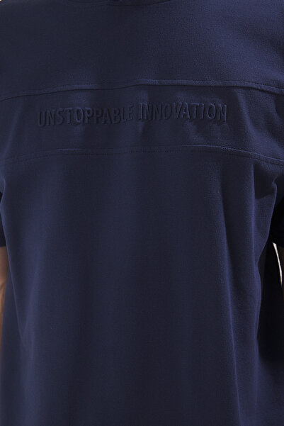 Trendyol Collection Μπλε μπλούζα με κουκούλα και σορτς αθλητική φόρμα - τύπωμα καμπαρντίνας, κοντομάνικο