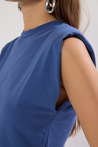 Trendyol Collection Indigo Padded Fitted/Body Sitting Crew Neck Crop Stretchy Knitted Blouse Twoss23Bz00251