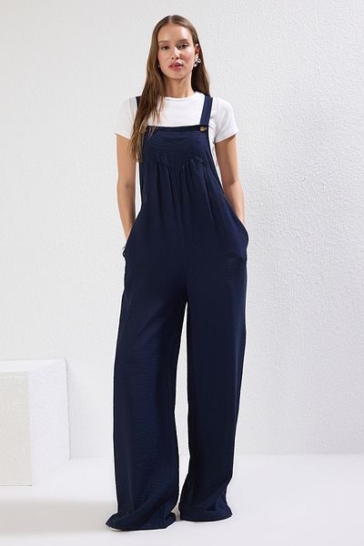 Trendyol Collection Marineblauer Gilet-Overall mit weitem Bein und gewebtem Maxi-Overall in Leinenoptik TWOSS21TU0090