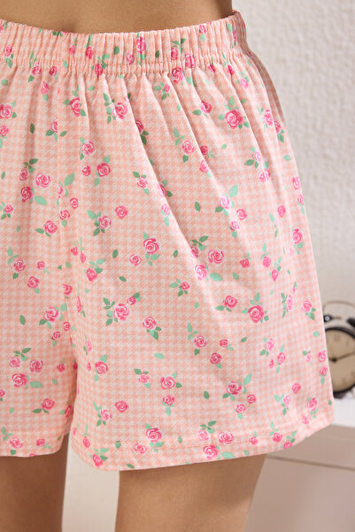 Trendyol Collection Rosa gestricktes Pyjama-Set aus 100 % Baumwolle mit Gingham-Blumen-Shorts THMSS25PT00364