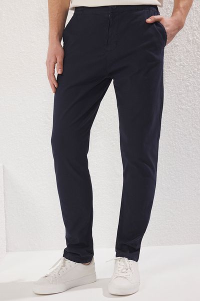 Trendyol Collection Marineblaue, reguläre Hose TMNSS25PL00006