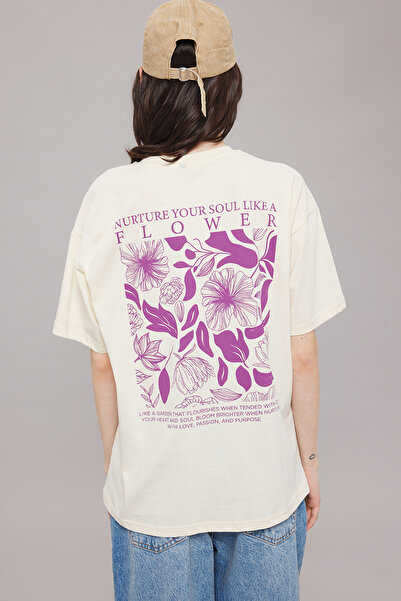 Trendyol Collection Übergroßes/breites gestricktes T-Shirt mit Steindruck auf der Vorderseite und Rückseite TWOSS25TS00120