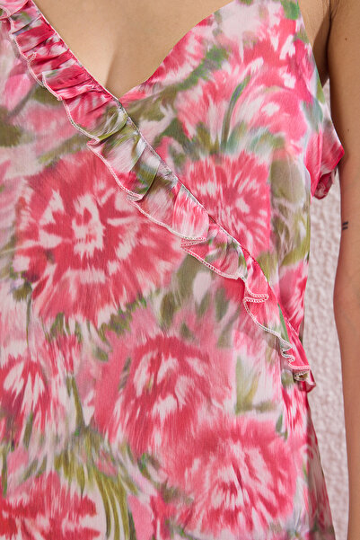 Trendyol Collection Ροζ φλοράλ μίντι υφαντό φόρεμα TWOSS25EL00440