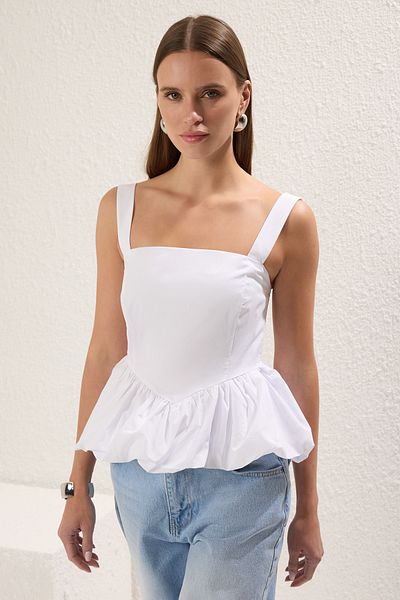 Trendyol Collection Weiße gewebte Bluse mit Ballonrock TWOSS25BZ00354