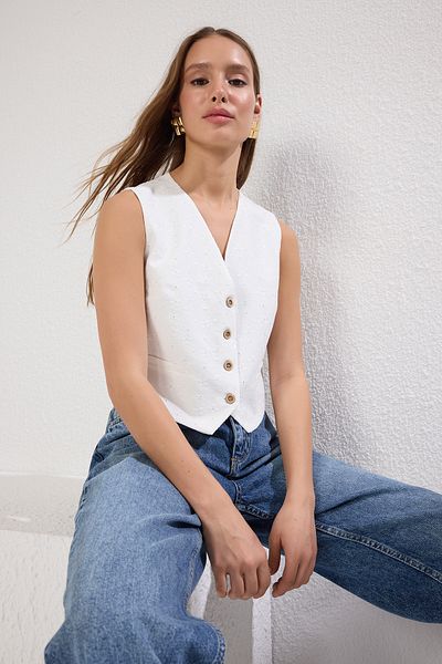Trendyol Collection Weiße Regular-Weste mit V-Ausschnitt TWOSS25YE00089