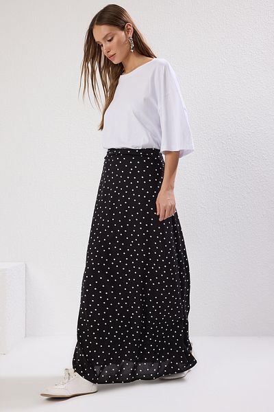 Trendyol Modest Schwarzer gepunkteter Glockenwebrock TCTSS22EE0006