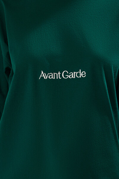 Trendyol Collection Σμαραγδένιο Πράσινο Σλόγκαν Κέντημα Χαλαρωμένο/Φαρδύ χαλαρό μπλουζάκι με λαιμόκοψη TWOSS21TS0481