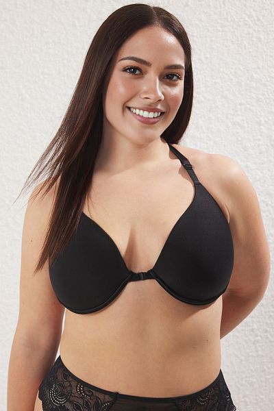 Trendyol Curve حمالة صدر سوداء مقاس كبير - مشبك في المنتصف مع فتحة أمامية TBBSS25CW00012