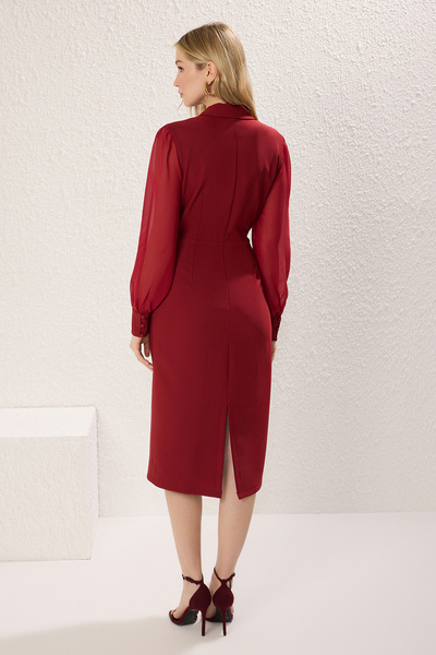 Kolekcia Trendyol Bordové midi tkané šaty - detail šifónového rukávu, objímanie tela Twoaw25el00137