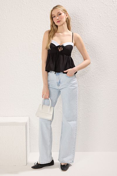 Trendyol Collection Μαύρο λουράκι βαμβακερή υφαντή μπλούζα TWOSS25BZ00412