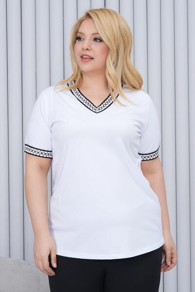 Siyezen Plus Size V-Neck Lace Detail Blouse