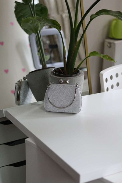 Moom Bag Geantă de mână pentru rochie de seară cu clemă de inimă, argintiu, argintiu, cu mâner