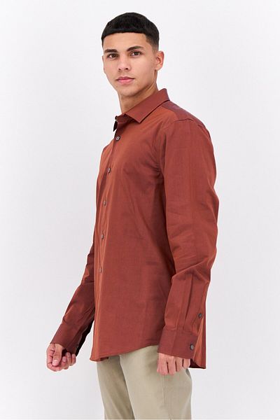 Perry Ellis قميص رجالي كاجوال بأكمام طويلة وقصة Slim Fit من Birdseye، بني غامق