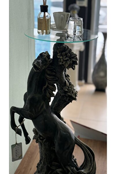 Mikkartdesign At Figürlü Polyester Yan Sehpa – Zarif ve Şık Tasarım