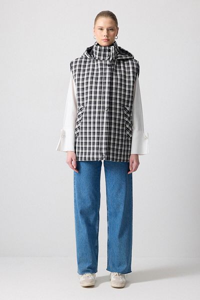 Touché Privé Plaid Hooded Inflatable Vest
