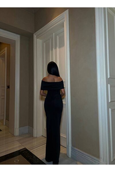 maf collection Kadın Siyah Madonna Yaka Taş Detay Maxi Boy Scuba Kumaş Yırtmaçlı Abiye Elbise