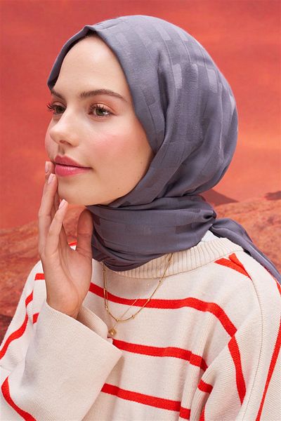carell Gray Silk Jacquard Shawl - Cupping Design
