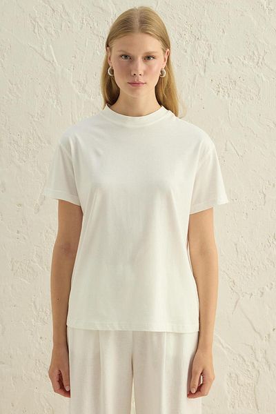KADRİYE BAŞTÜRK Ecru Cotton Basic T-Shirt - Stand Collar and Half Sleeve