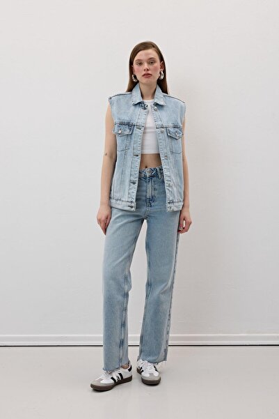 LEVURE Button Detailed Denim Vest Snow Wash