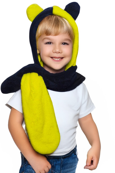 İpek Tekstil In the Cold; the Hat and Scarf Are Designed to Prevent Cold Ears and Throat.