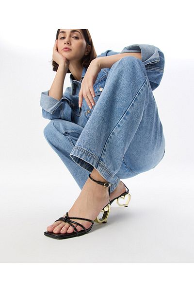 Twist Heart Figured Heel Shoes