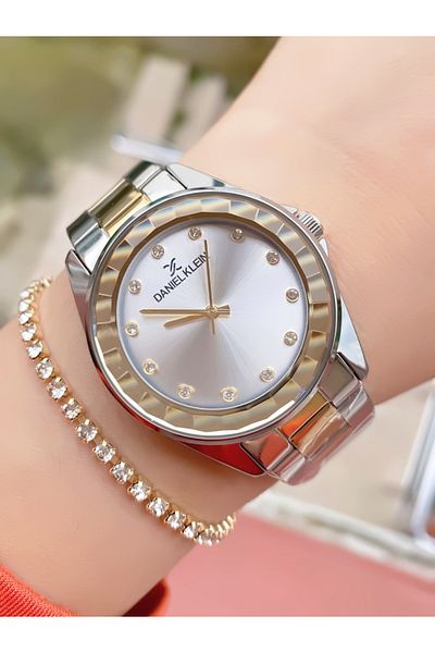 Daniel Klein Women's Wristwatch and Bracelet Set