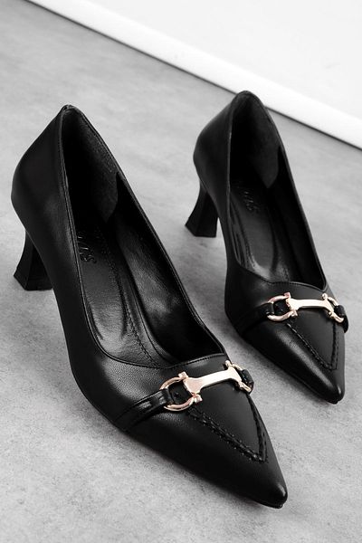Lal Shoes & Bags Pantofi cu toc cu detaliu cu cataramă aurie pentru femei Living - negru