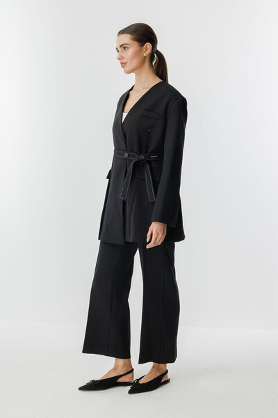 Hooopstore Black Jacket with Contrast Stitching