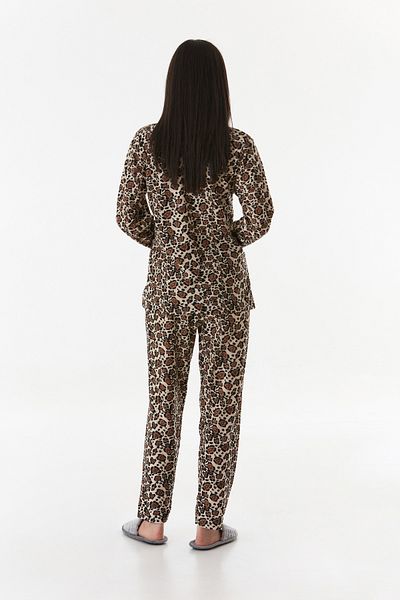 Fulla Moda Set de pijamale din piele intoarsa cu guler camasa cu model leopard
