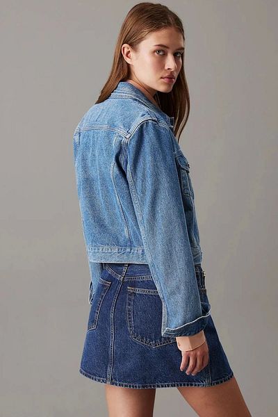 Calvin Klein Jachetă de denim Ck Jeans Cropped anilor 90 Jachetă pentru femei J20j224542-1a4