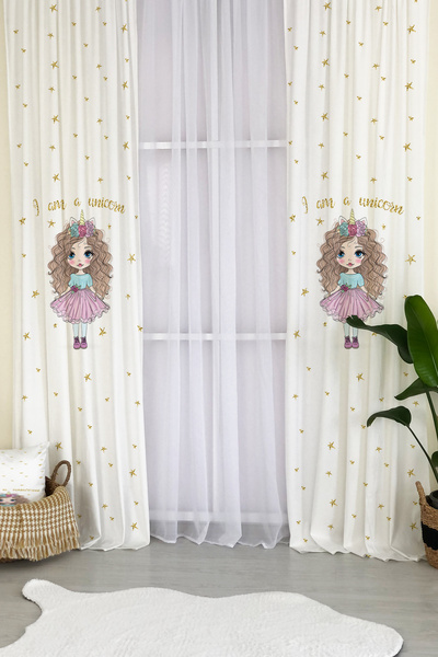 Evmila Fusta roz prințesă fată fundal perdea 144