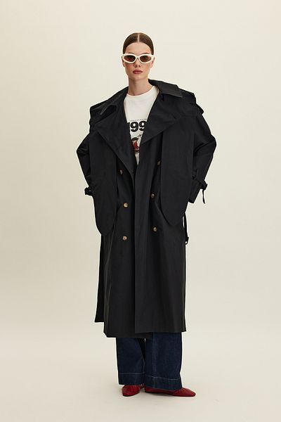 Manuka Schwarzer Tokyo-Trenchcoat mit Kapuze
