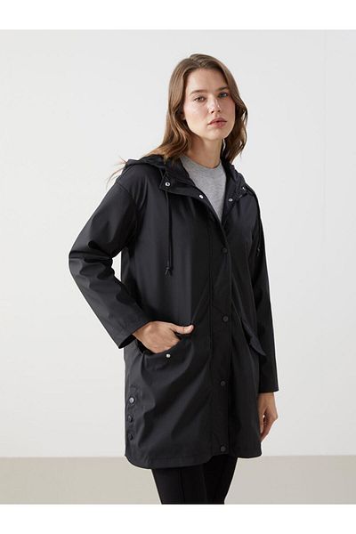 LC Waikiki Γυναικείο αδιάβροχο LCW Modest Hooded Plain Leather Look