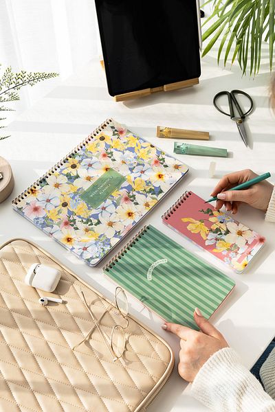 PAPERORA Комплект от 3 седмични и дневни планера A4 Unlimited – Цветя