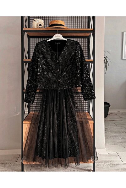 My twins بدلة نسائية من Ewas Design مطرزة بحاشية متوسطة الطول