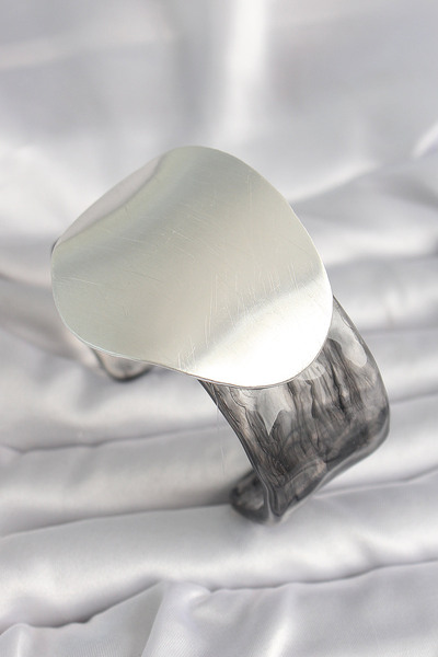 Clariss Black Marble Pattern Acrylic Pilastic Silver Plate Model Vintage Wome...