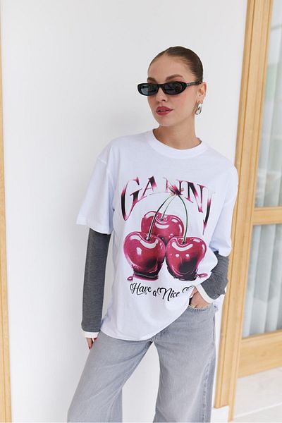Askı Nişantaşı White Crew Neck Cherry Printed Oversize T-Shirt