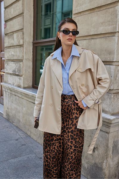 Askı Nişantaşı Kuruvaze Collar and Piece Detailed Belted Short Trench Coat