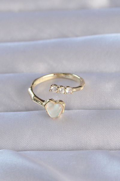 Clariss Brass Color Zirconia Pearlescent Heart Model Adjustable Ring