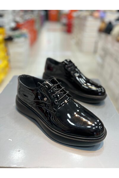 Hacıoğlu Ayakkabı أحذية رجالية ذات نعل عالٍ