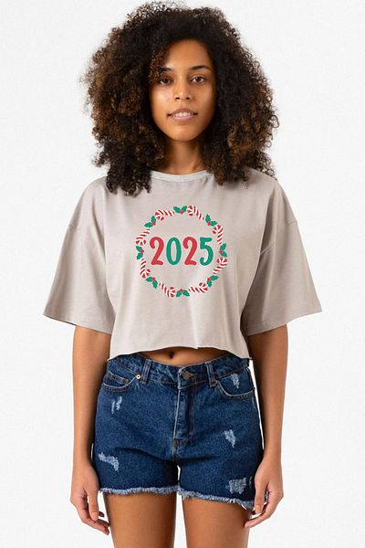 Tshirthane Christmas Holiday Wreath Stone Color Women's Crop Hoodie
