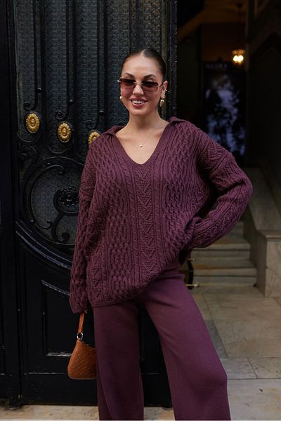 Askı Nişantaşı Pflaumenfarbener, geflochtener Strick mit Polokragen