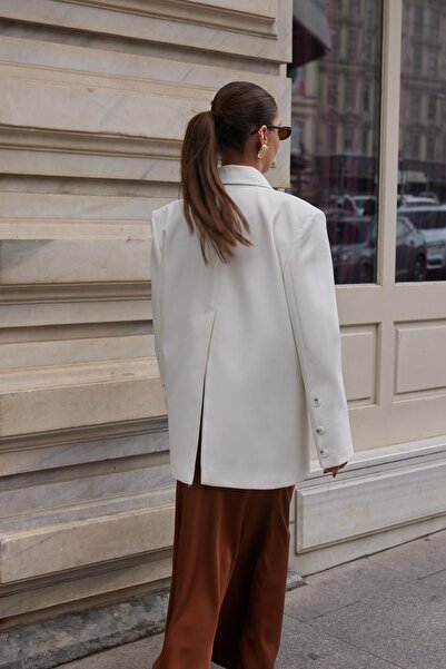 Askı Nişantaşı Λευκό γυαλιστερό υφασμάτινο μπουφάν με λεπτομέρεια με σχισμή στην πλάτη