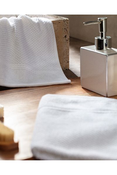 Madame Coco Riz Jacquard 100% Cotton 2-Piece Hand Towel - White
