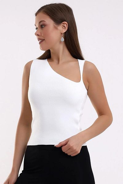 Irmak Kerekli Women's Ecru Half V Knitwear Tank Top 1512
