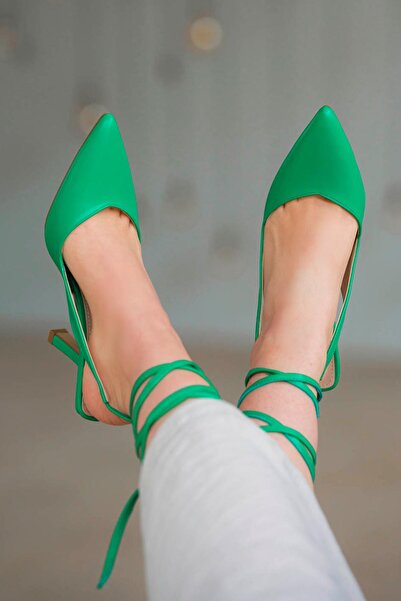 Parponi حذاء نسائي من الجلد بحزام الكاحل من Walter باللون الأخضر العشبي