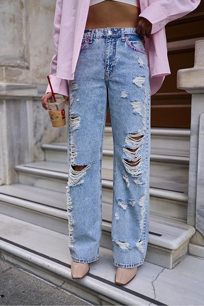Askı Nişantaşı Pantaloni de jeans cu picioare largi, brodați, roz, albastru de gheață