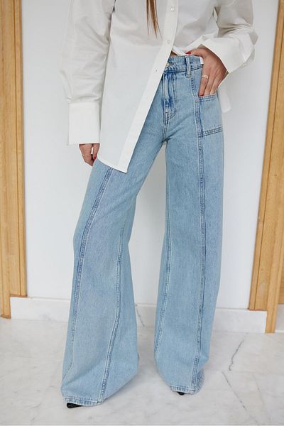 Askı Nişantaşı Pantaloni de jeans albastru gheață cu dungi în față și detaliu de buzunar