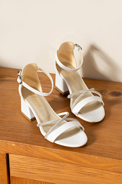 eformoda by emre yılmaz White Women's Cross Stone Classic Low Heeled Shoes 7111